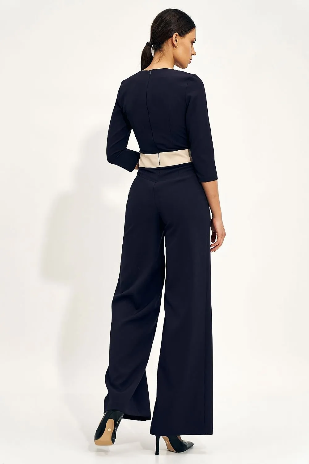 Elegant Flared-Leg Jumpsuit with Waist Detail