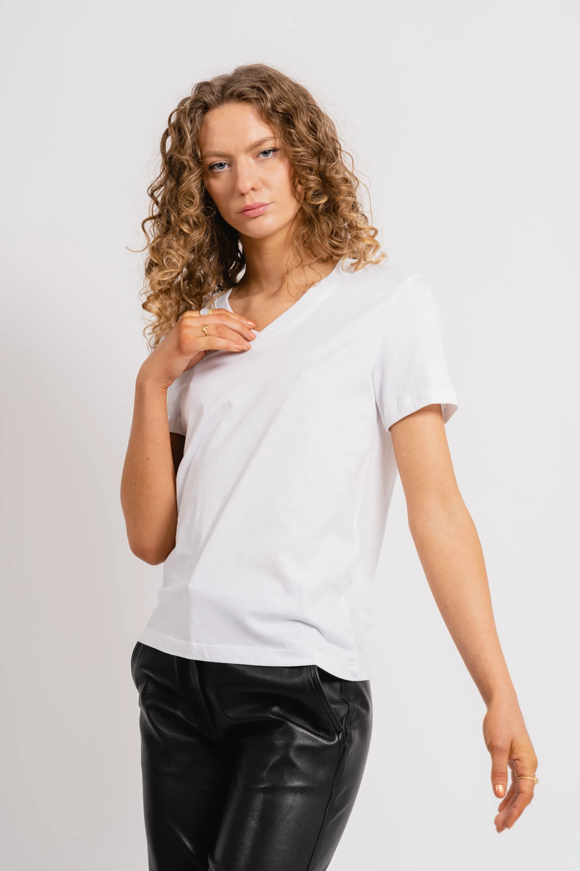 Essential Ss V-Neck Tee - Bright White