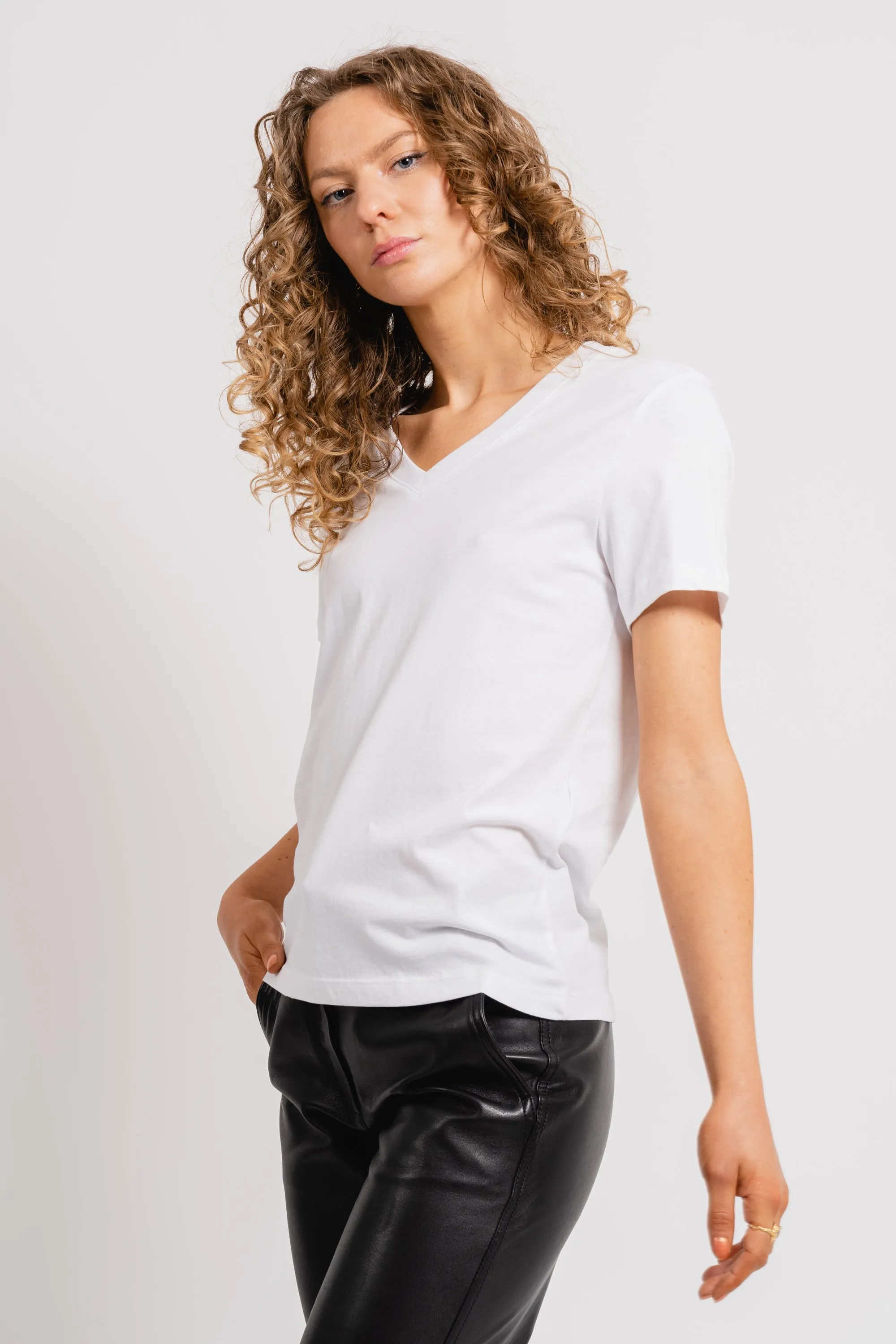 Essential Ss V-Neck Tee - Bright White