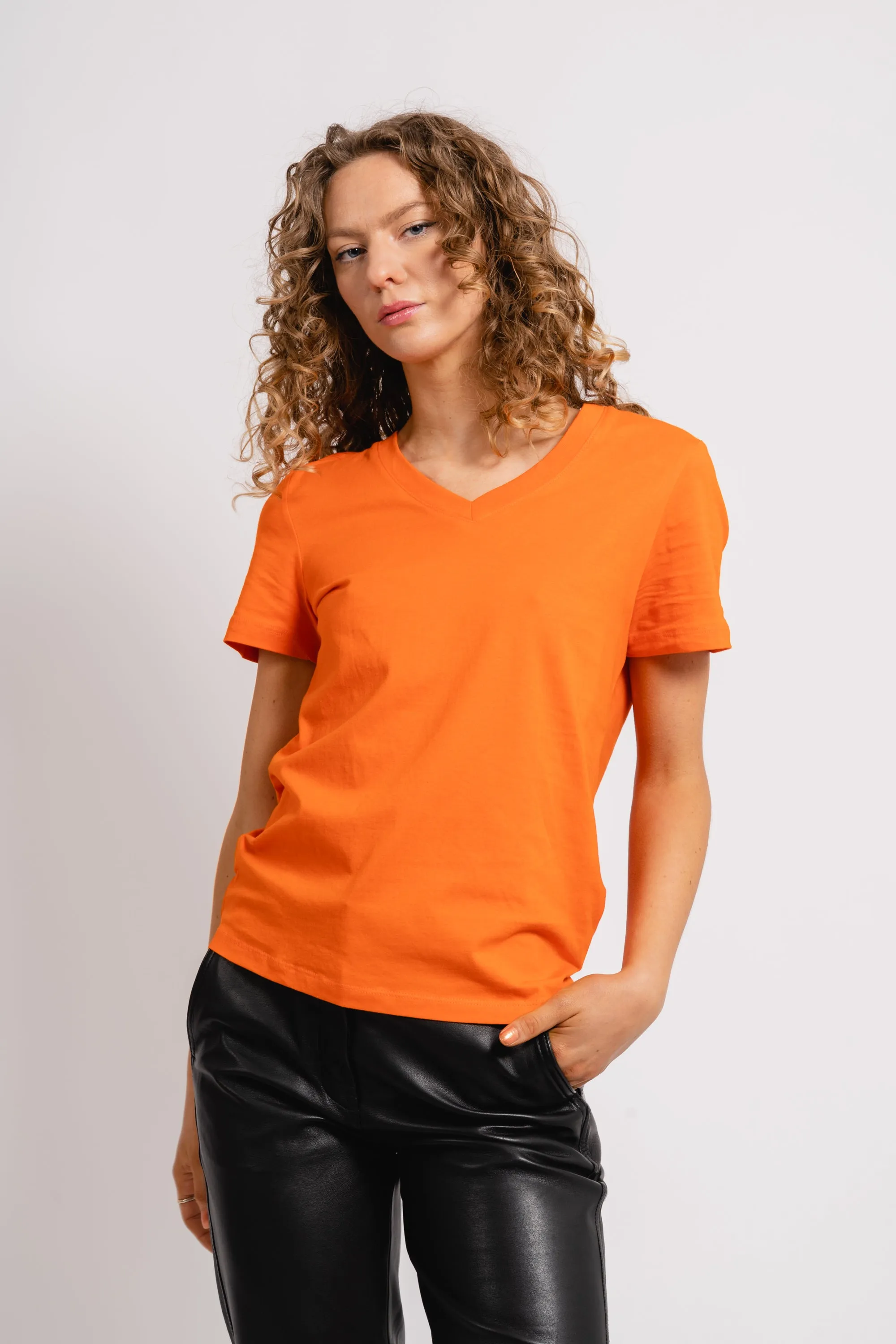 Essential Ss V-Neck Tee - Orangeade