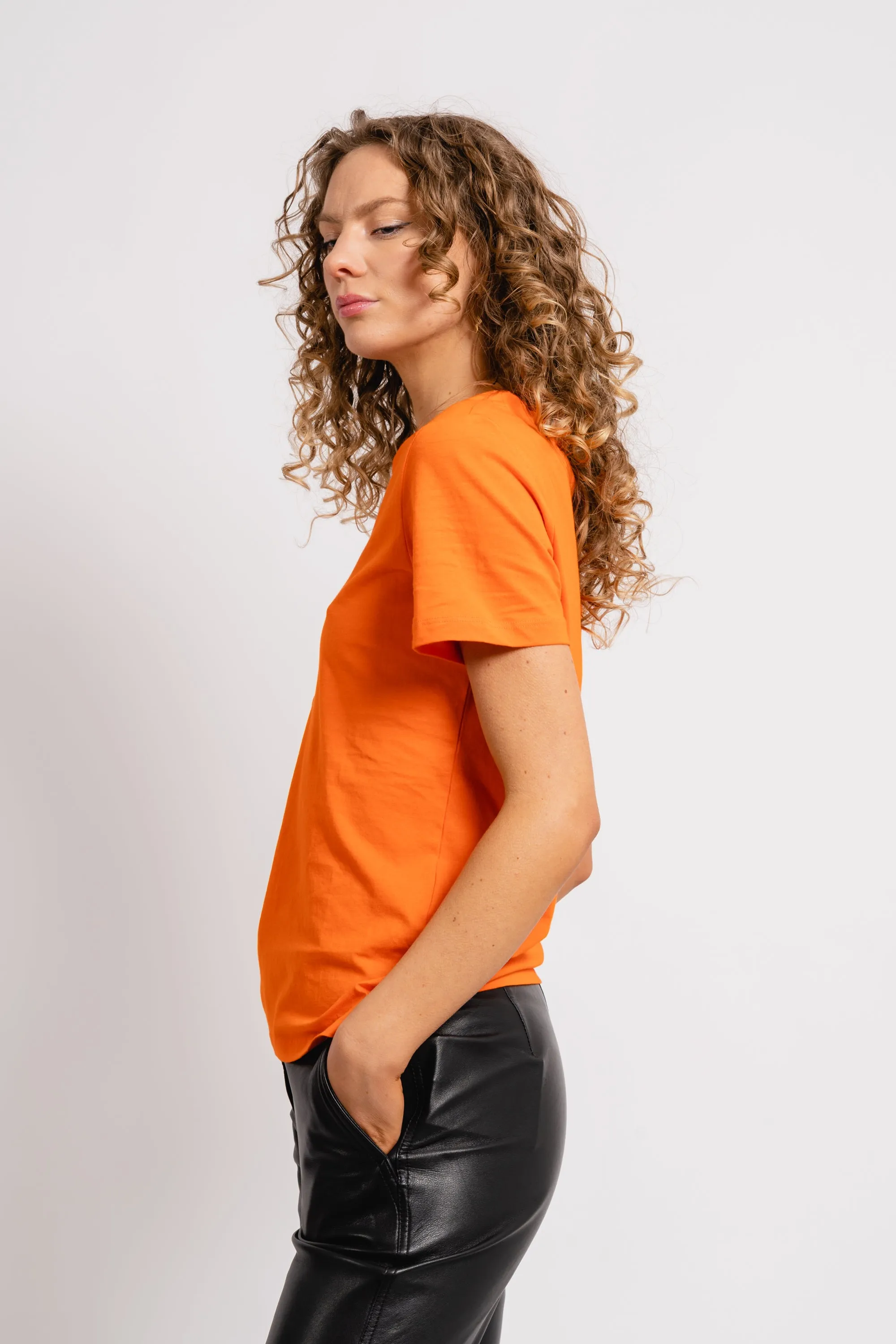 Essential Ss V-Neck Tee - Orangeade