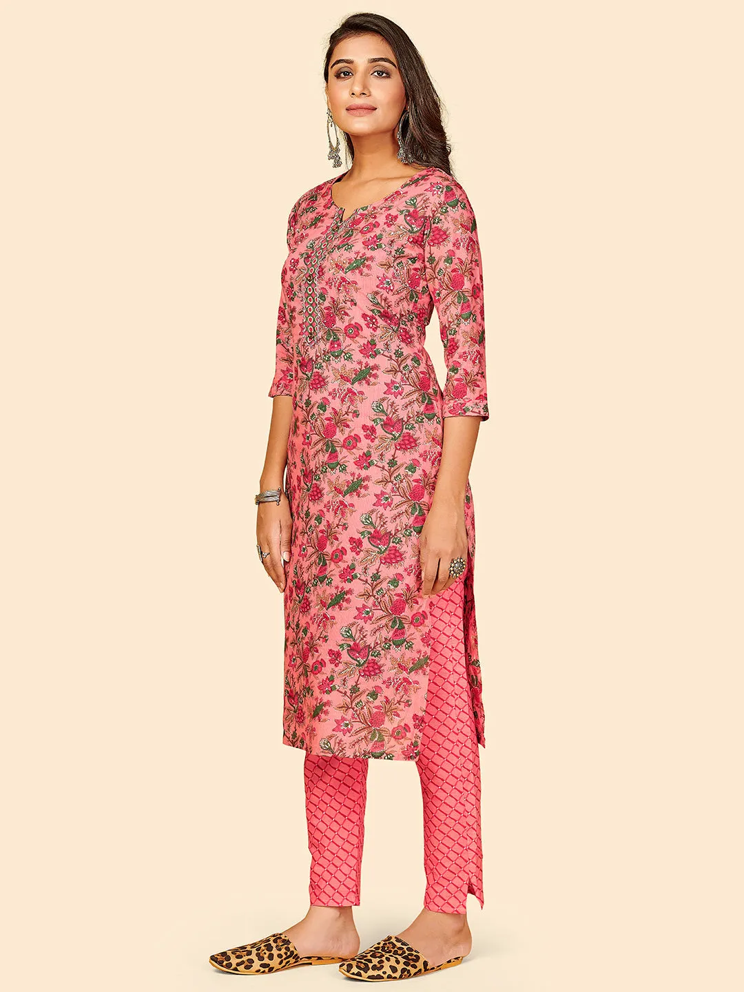 Women'S Printed & Gotta Work Straight Cotton Pink Stitched Kurta With Pant